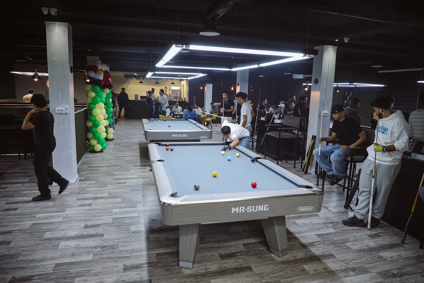 Une soirée de billard au club